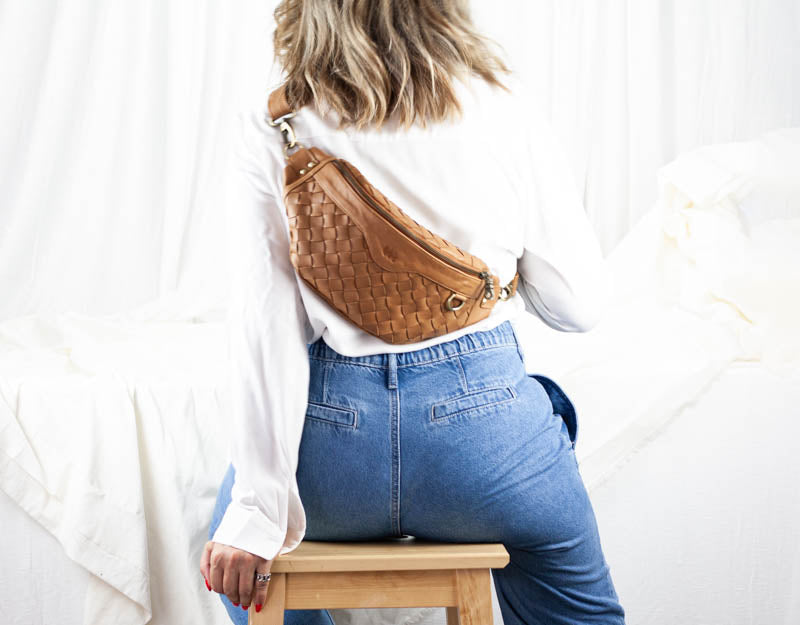 milloo Haris Fanny Pack Handwoven Milk Coffee