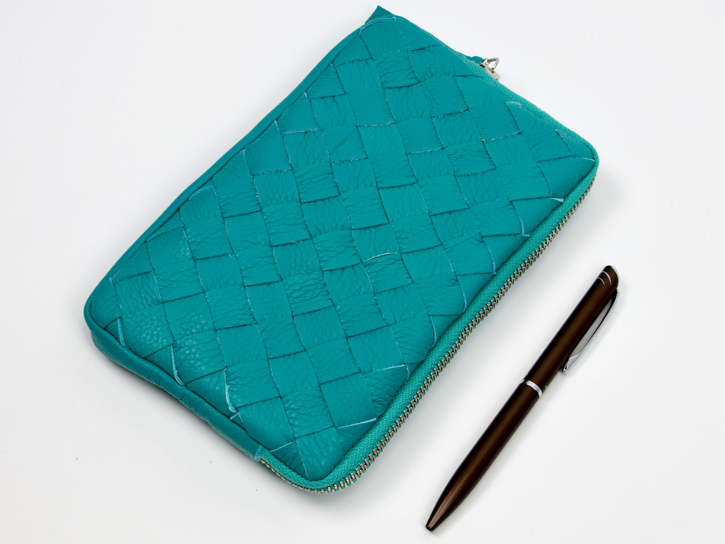 Pochette tissée à la main Chloe de Milloo Turquoise