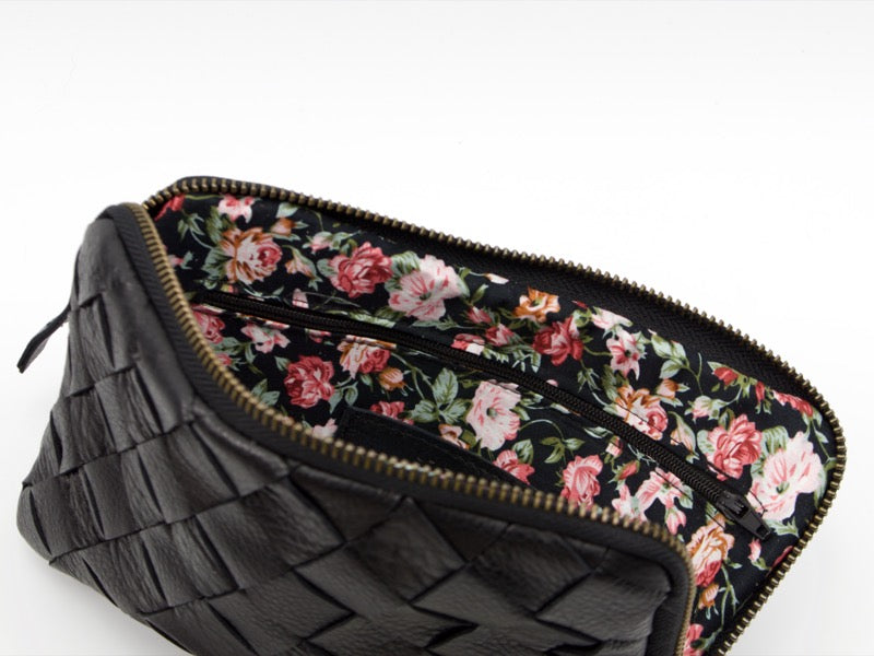 Cartera de mano tejida a mano Milloo Chloe en color negro