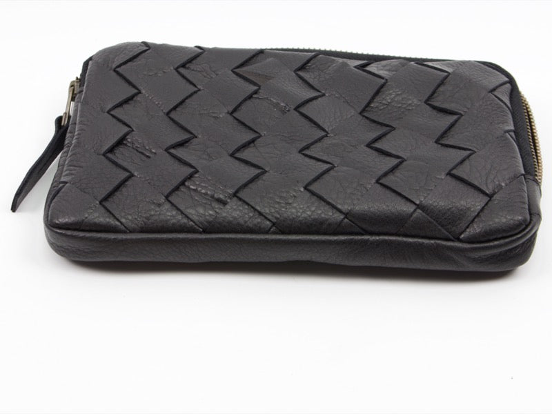 Cartera de mano tejida a mano Milloo Chloe en color negro